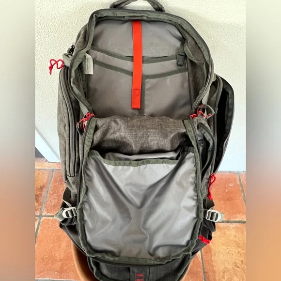 Kelty Redwing 50 Reserve Backpack - Gray and Red - Picture 11 of 13